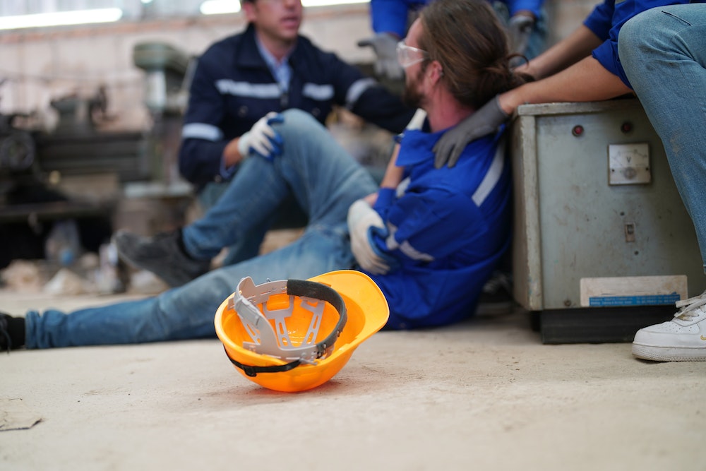 Accident de travail : prévention des risques liés à la manipulation de produits toxiques