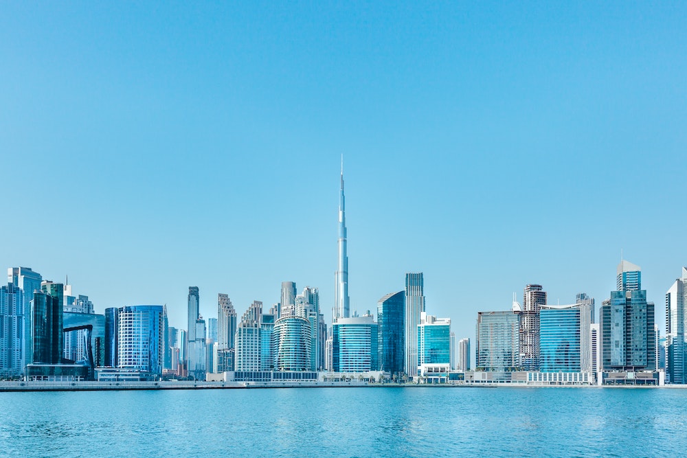 Se conformer aux lois sur les partenariats de distribution de produits de luxe lors de l'ouverture d'une société à Dubaï