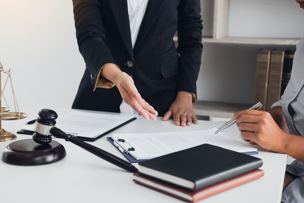 Les avantages et les inconvénients de travailler en tant qu'avocat