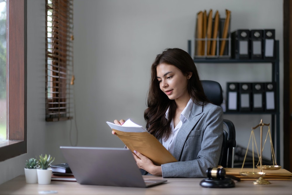 Trouver le meilleur avocat pour votre affaire : conseils et astuces