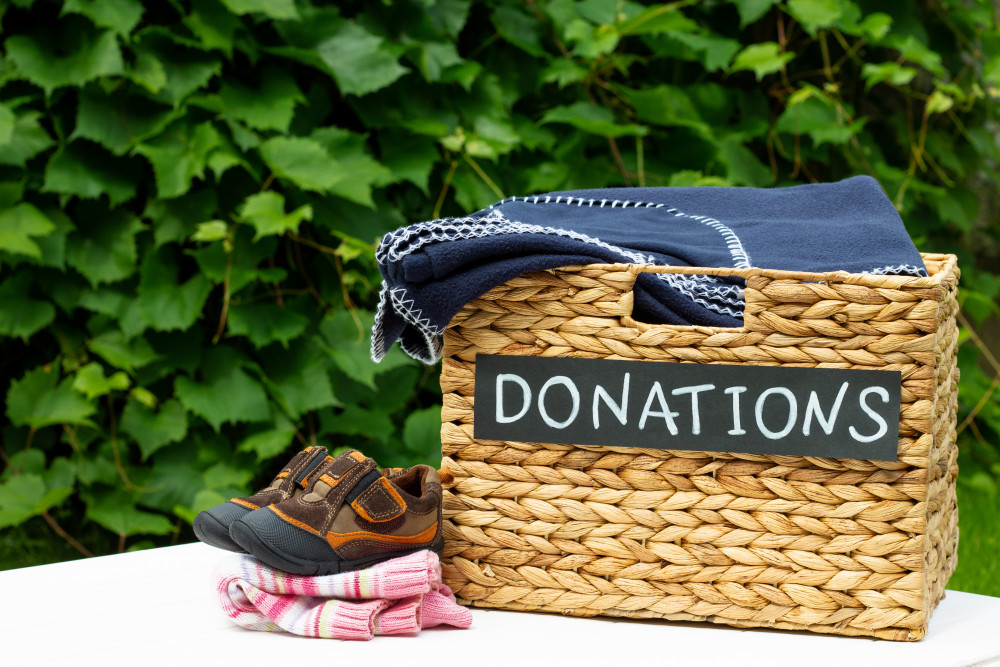 Faire une donation chez le notaire : les étapes indispensables pour protéger vos proches